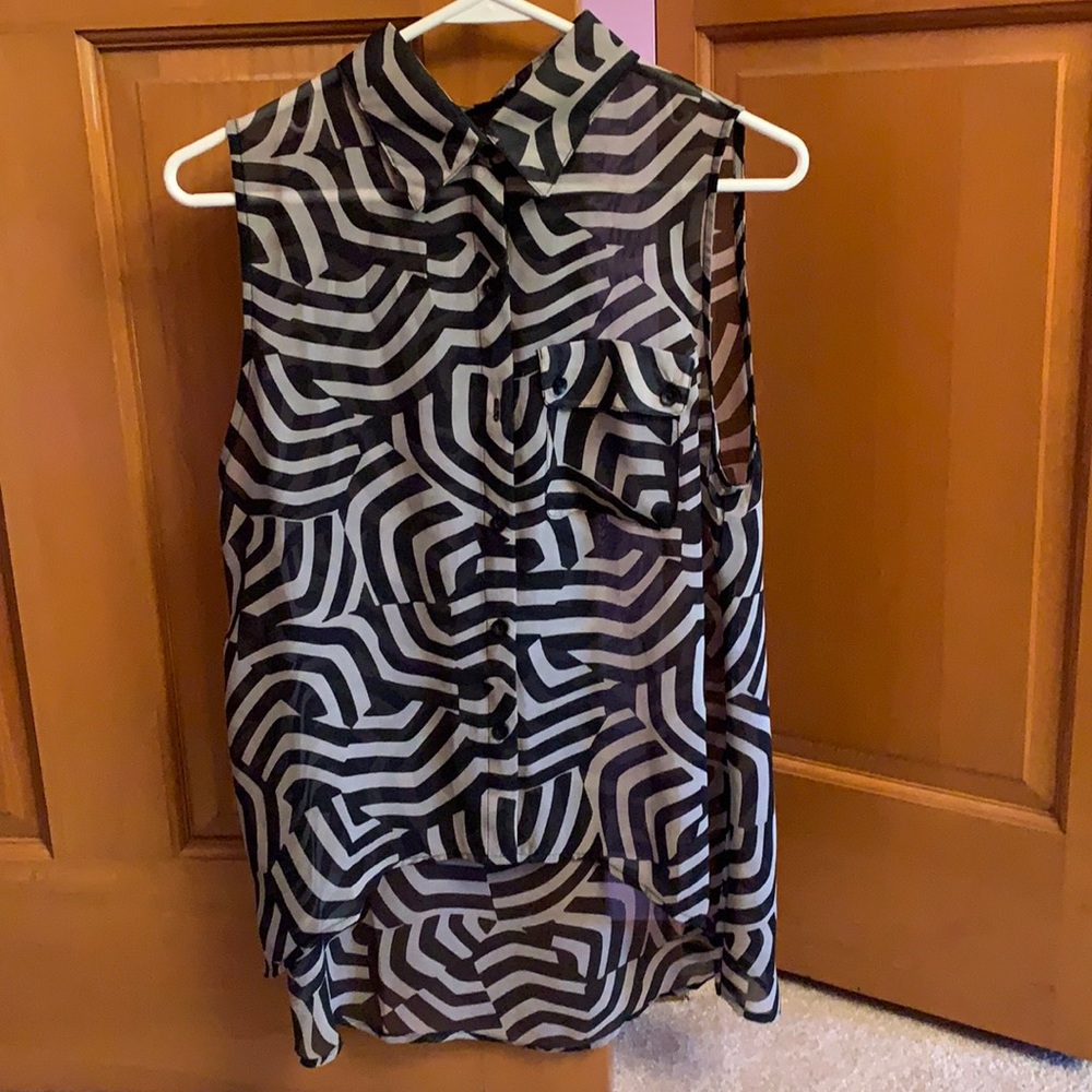 Timing Sleeveless Cream & Black Blouse